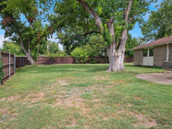 736  Pinehurst Drive , Richardson Texas 75080