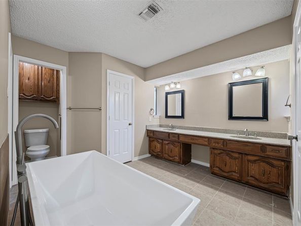 1340  Grand Teton Drive , DeSoto Texas 75115