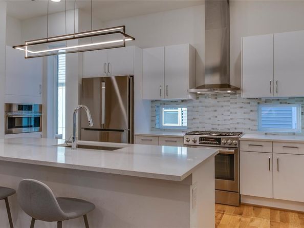 1936  Kearney Court , Dallas Texas 75204