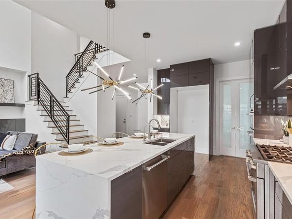 4711  Cowan Avenue , Dallas Texas 75209