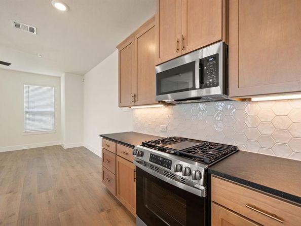 2547  Huxley Mews , Allen Texas 75013