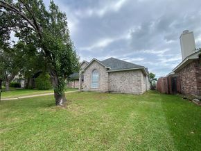 2800  Helen Lane , Mesquite Texas 75181