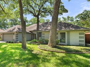 3404  Commander Court , Arlington Texas 76017