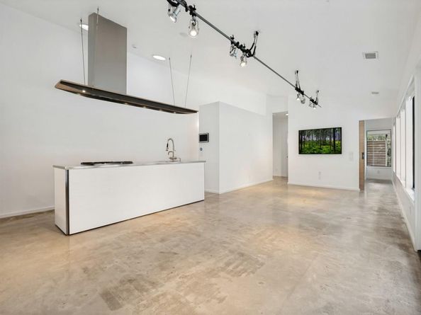43  Vanguard Way , Dallas Texas 75243
