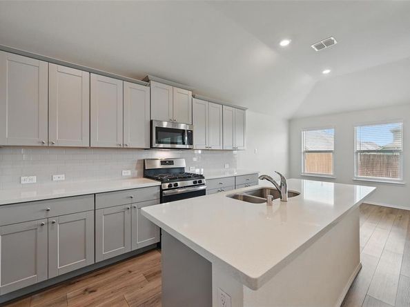 837  Amberwood Court , Fort Worth Texas 76052