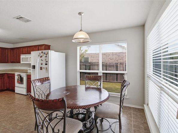812  Cayotillo Street , Lancaster Texas 75146