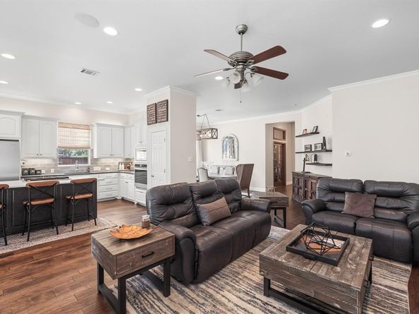 8541  Thorne Drive , Lantana Texas 76226