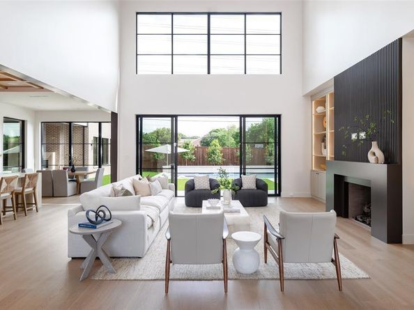 6632  Azalea Lane , Dallas Texas 75230