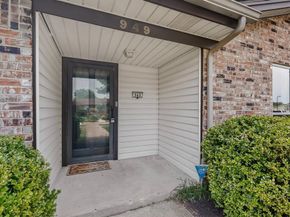 949  Meadowdale Circle , Garland Texas 75043