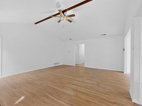 949  Meadowdale Circle , Garland Texas 75043