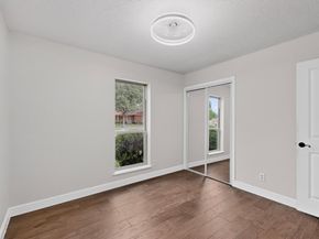 949  Meadowdale Circle , Garland Texas 75043