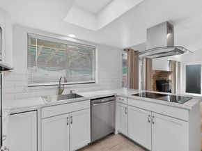 949  Meadowdale Circle , Garland Texas 75043
