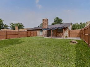 949  Meadowdale Circle , Garland Texas 75043