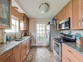 518  Colonial Drive , Garland Texas 75043