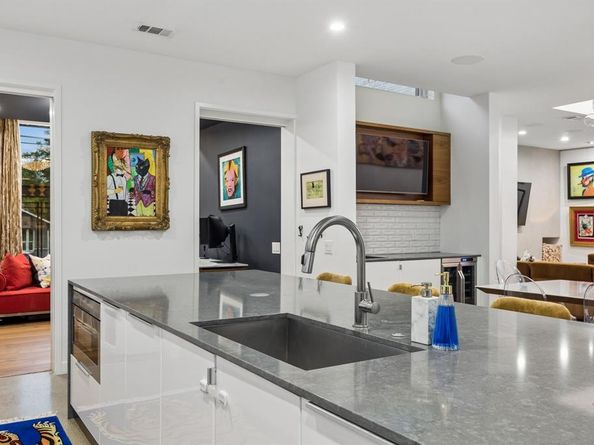 2010  Mcmillan Avenue , Dallas Texas 75206