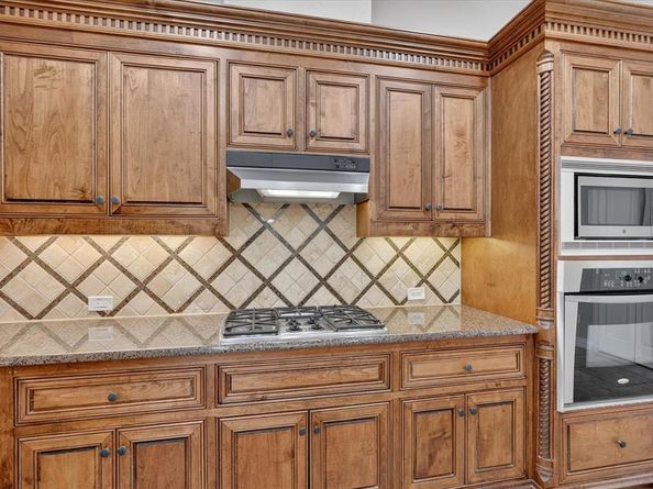 2024 S Hill Drive , Irving Texas 75038