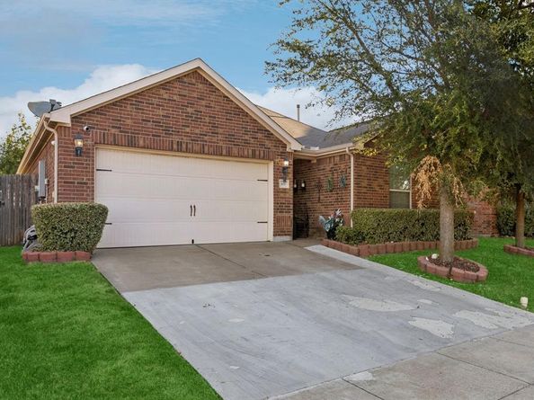 437  Buoy Drive , Crowley Texas 76036