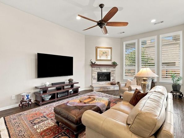 9329  Kaitlyn Court , Lantana Texas 76226