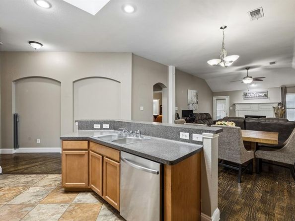 1023  Aviary  , Aubrey Texas 76227