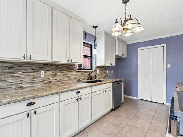 2714  Skyview Drive , Corinth Texas 76210