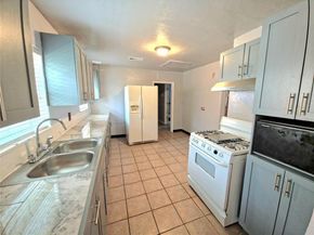 2721  Sharon Street , Dallas Texas 75211