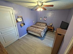 2721  Sharon Street , Dallas Texas 75211