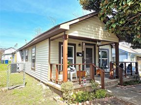 2721  Sharon Street , Dallas Texas 75211