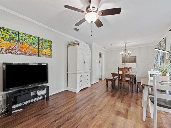 2505  Douglas Avenue , Irving Texas 75062