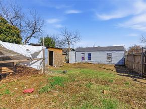 1703  Navaro Street , Dallas Texas 75208