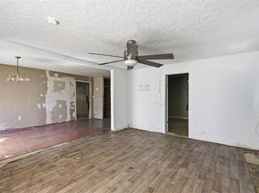 1703  Navaro Street , Dallas Texas 75208