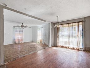 1703  Navaro Street , Dallas Texas 75208