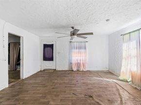 1703  Navaro Street , Dallas Texas 75208