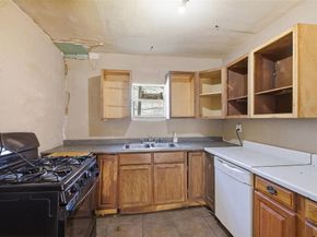 1703  Navaro Street , Dallas Texas 75208