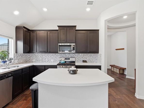 1020  Embers Lane , Denton Texas 76201