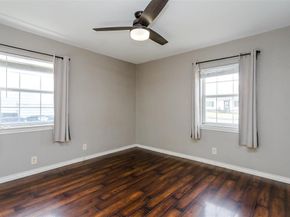 3212 S Llewellyn Avenue , Dallas Texas 75224