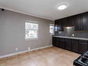 3212 S Llewellyn Avenue , Dallas Texas 75224