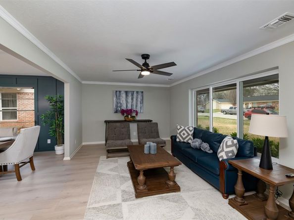 1012  Sleepy Hollow Drive N, Irving Texas 75061