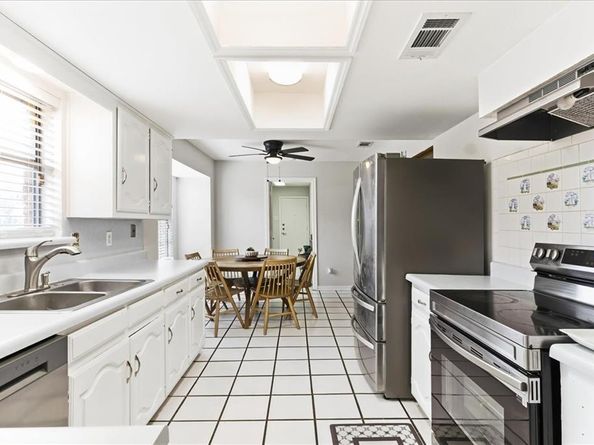 7153  Teresita Trail , Dallas Texas 75227