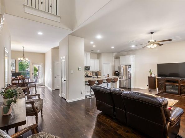 3922  Canton Jade Way , Arlington Texas 76005
