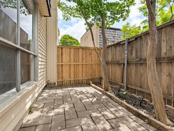 2702  Douglas Avenue  143, Dallas Texas 75219