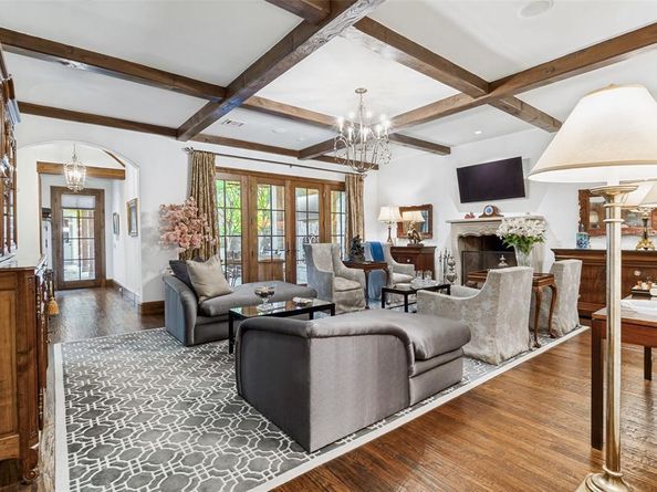 4327  Irving Avenue , Dallas Texas 75219