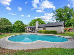 708  Del Mar Lane , Arlington Texas 76012
