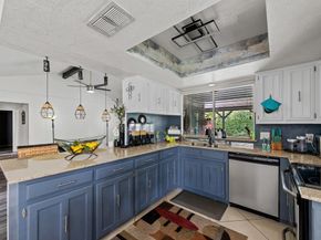 708  Del Mar Lane , Arlington Texas 76012