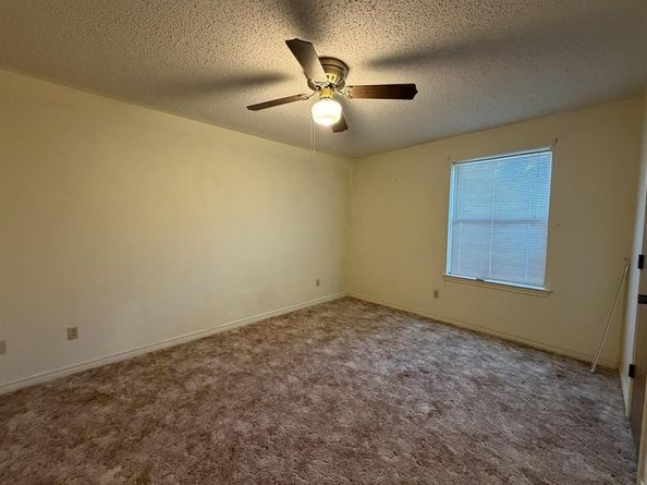 4805 S Country Club Road , Garland Texas 75043