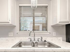 5550  Spring Valley Road  31, Dallas Texas 75254