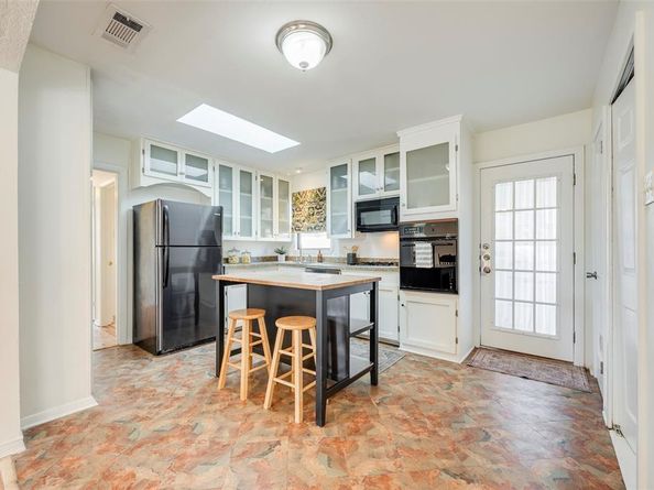 1745  Hilltop Drive , Garland Texas 75042