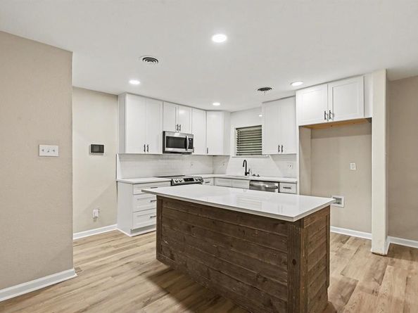 4241  Whitfield Avenue , Fort Worth Texas 76109