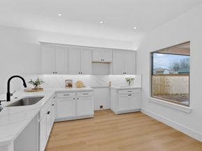 10102  Budtime Lane , Dallas Texas 75217
