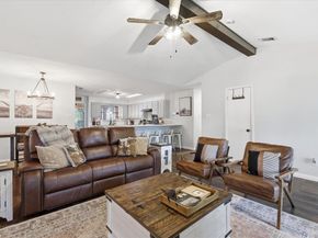 701  Raintree Road , Fort Worth Texas 76103