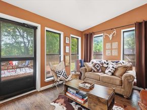 701  Raintree Road , Fort Worth Texas 76103